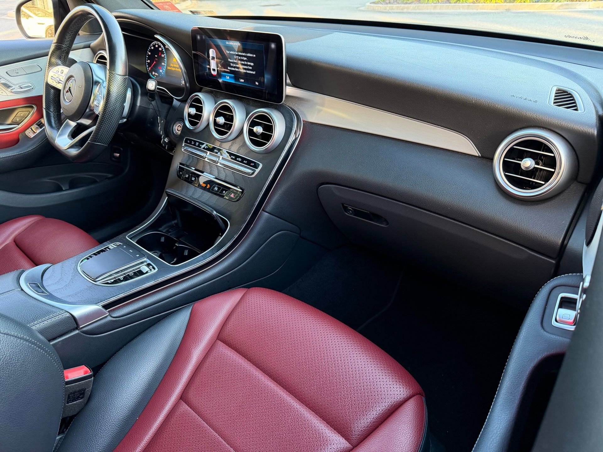 Used 2022 Mercedes-Benz GLC 300 image 2