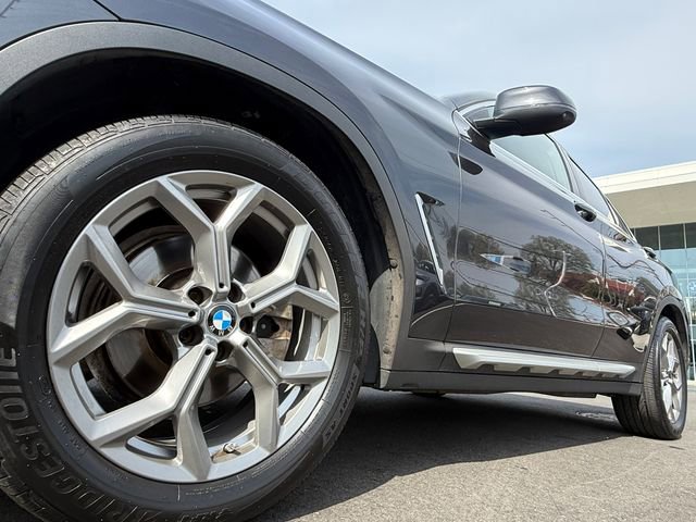 Certified 2023 BMW X4 xDrive30i w/ Premium Package image 9