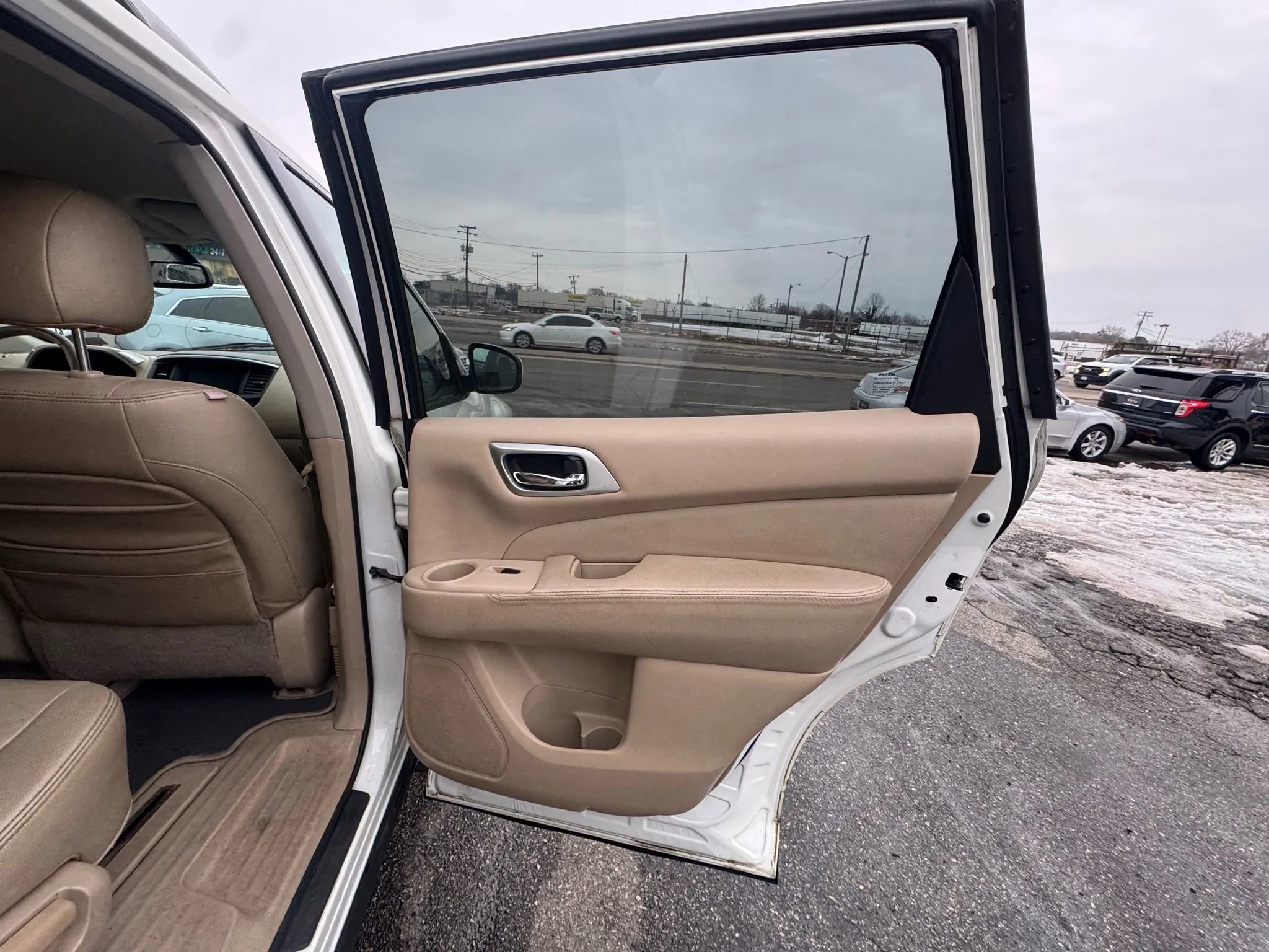 Used 2015 Nissan Pathfinder SV AWD/4WD image 21