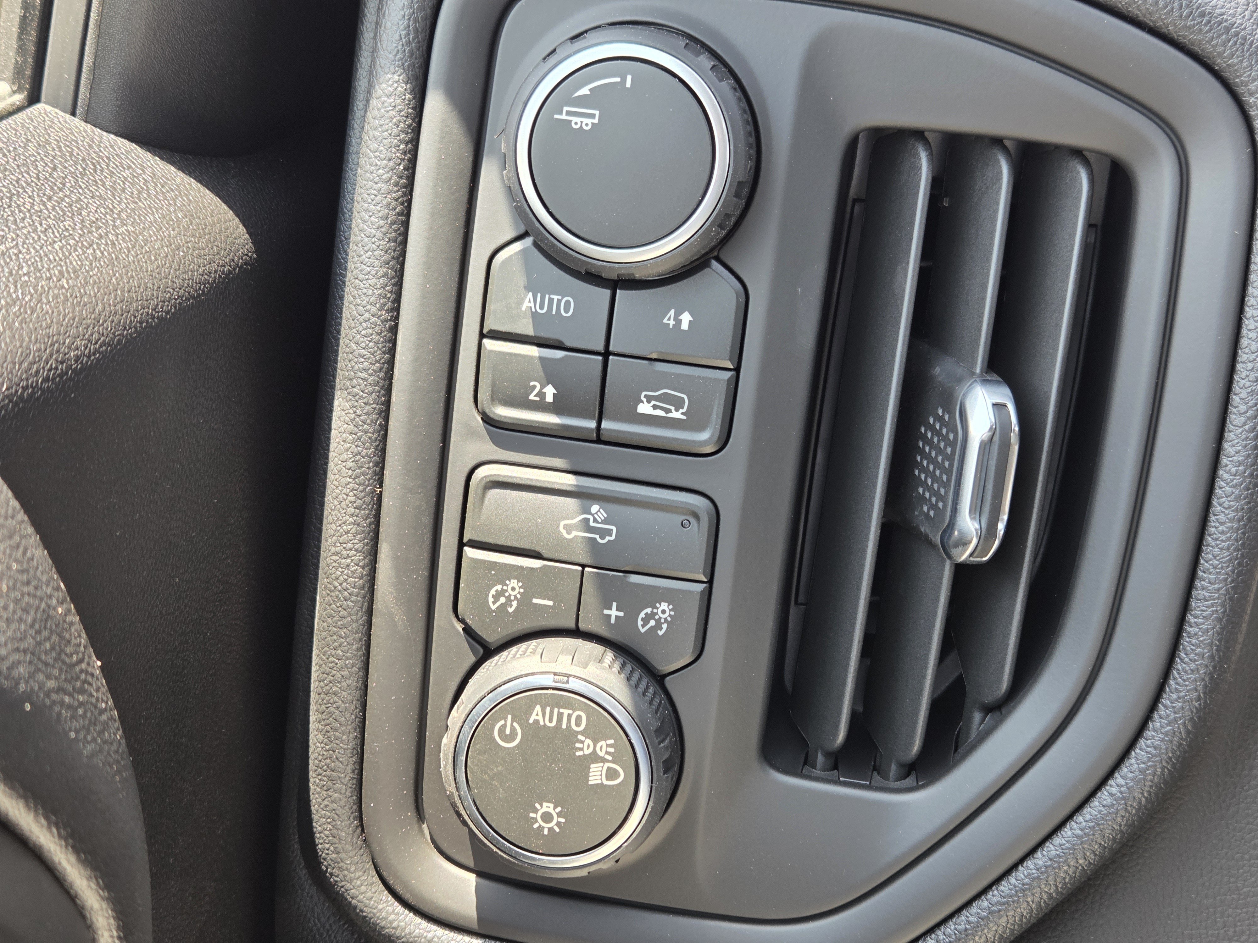 New 2026 Chevrolet Silverado 1500 Custom AWD/4WD image 15
