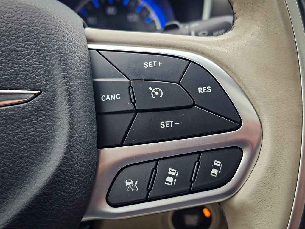 Used 2019 Chrysler Pacifica Limited FWD image 22