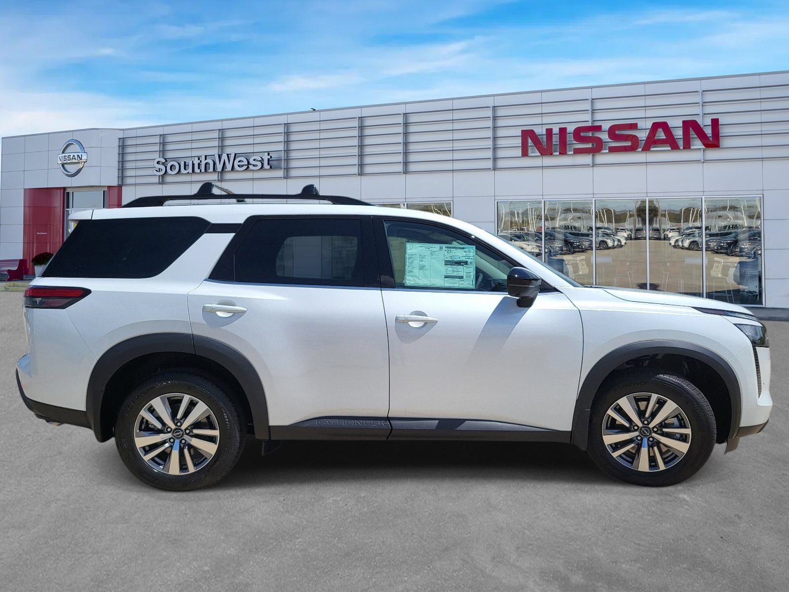 New 2026 Nissan Pathfinder SL FWD image 4