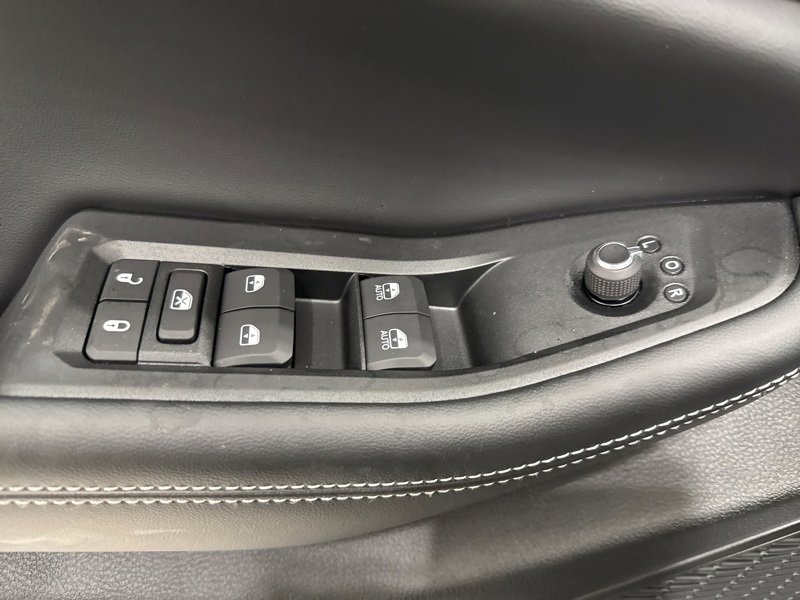 New 2025 Jeep Grand Cherokee Limited w/ Black Appearance Package image 23