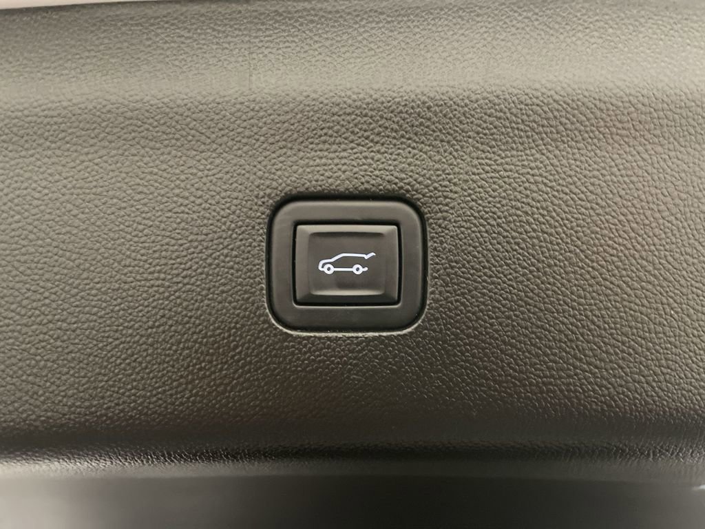 Used 2024 Buick Enclave Avenir w/ Avenir Technology Package AWD/4WD image 31