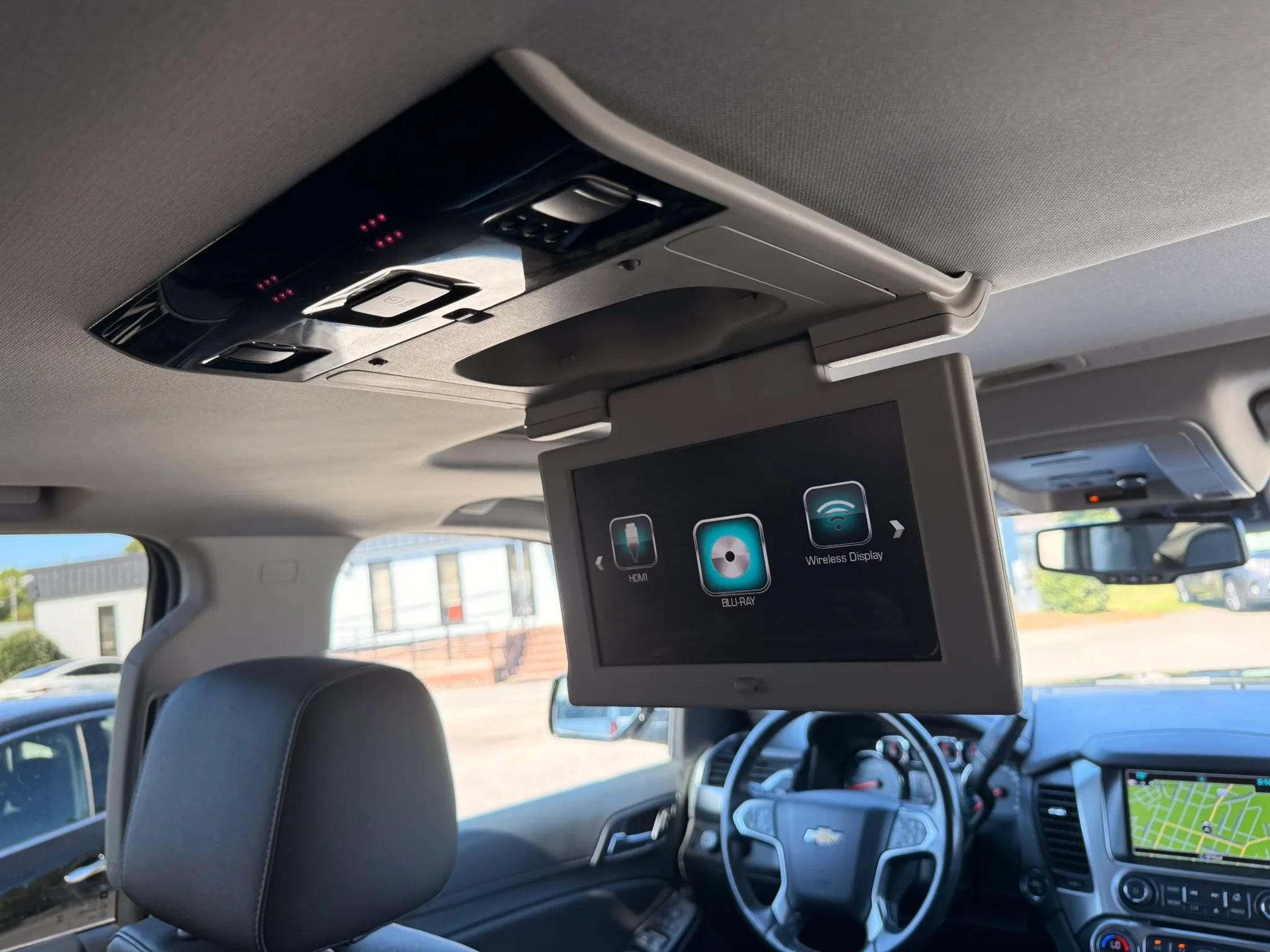 Used 2020 Chevrolet Suburban LT AWD/4WD image 43