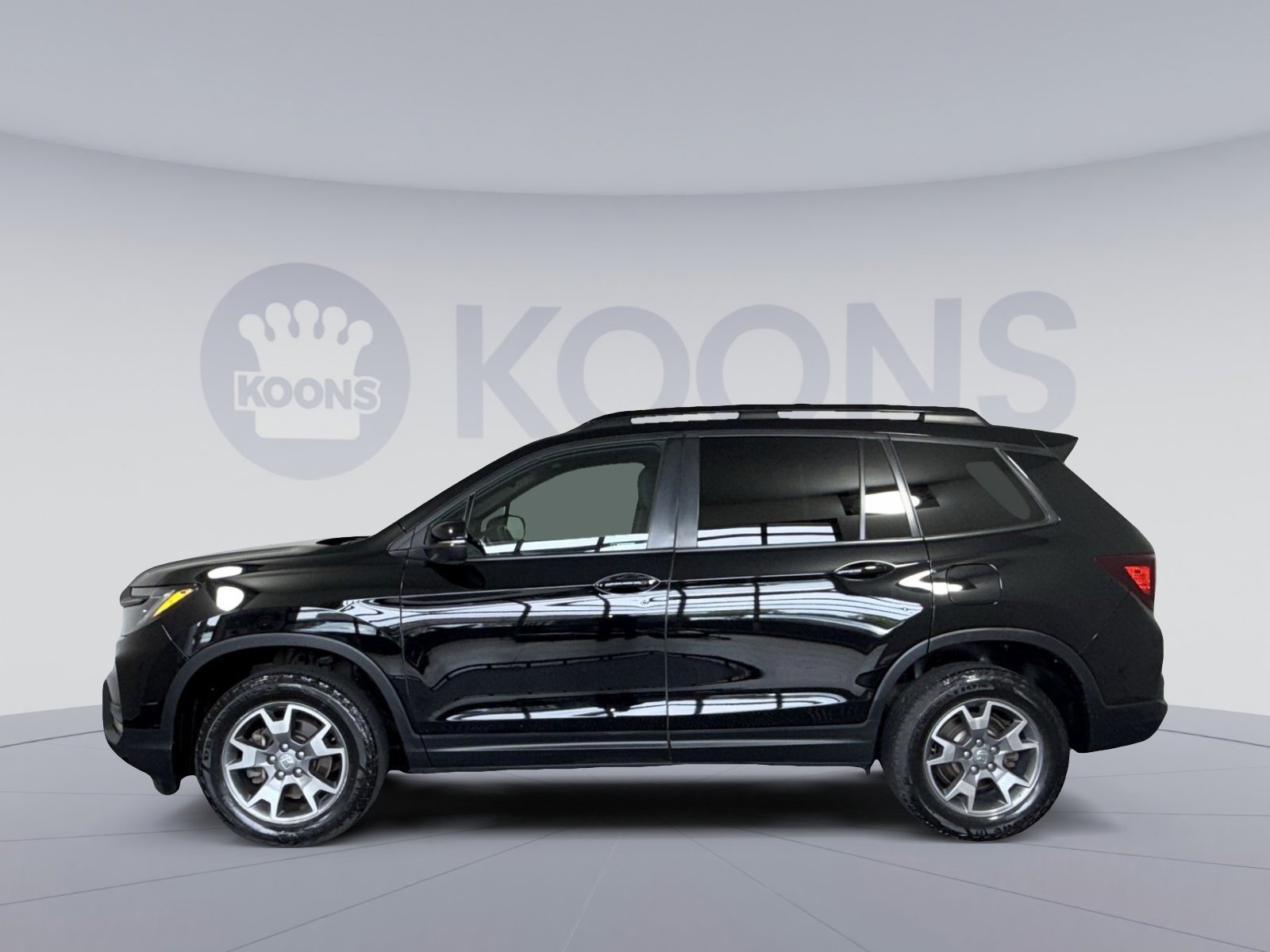 Used 2023 Honda Passport TrailSport image 2