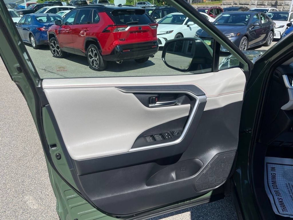 Used 2024 Toyota RAV4 Adventure w/ Convenience Package AWD/4WD image 5