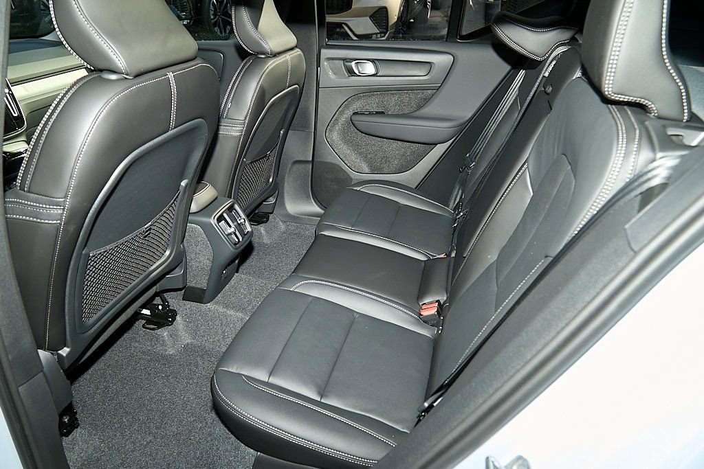 New 2026 Volvo XC40 B5 Plus w/ Protection Package Premier image 20