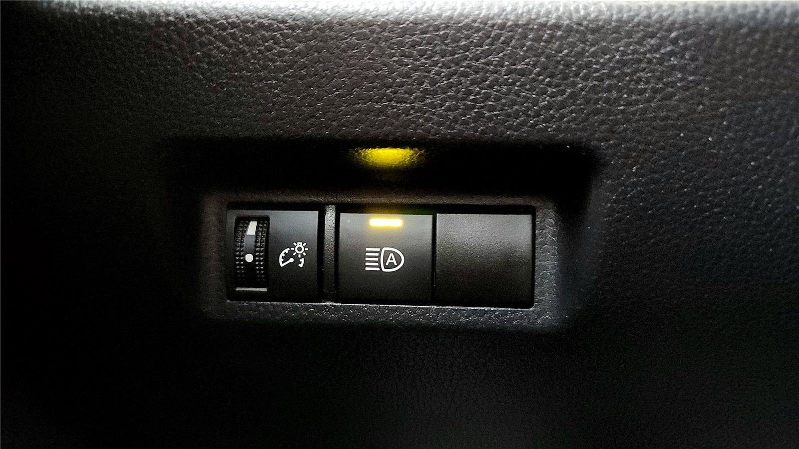 Used 2022 Toyota RAV4 XLE AWD/4WD image 32