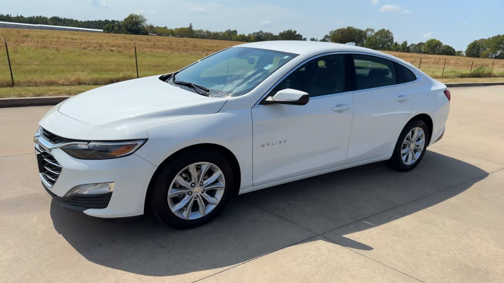 Used 2025 Chevrolet Malibu LT FWD image 5