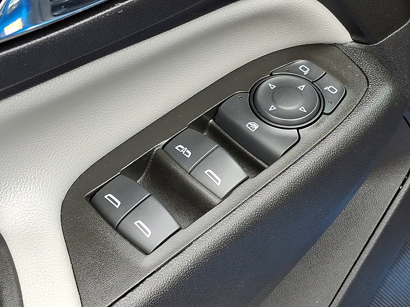 Used 2024 Chevrolet Equinox LS AWD/4WD image 14