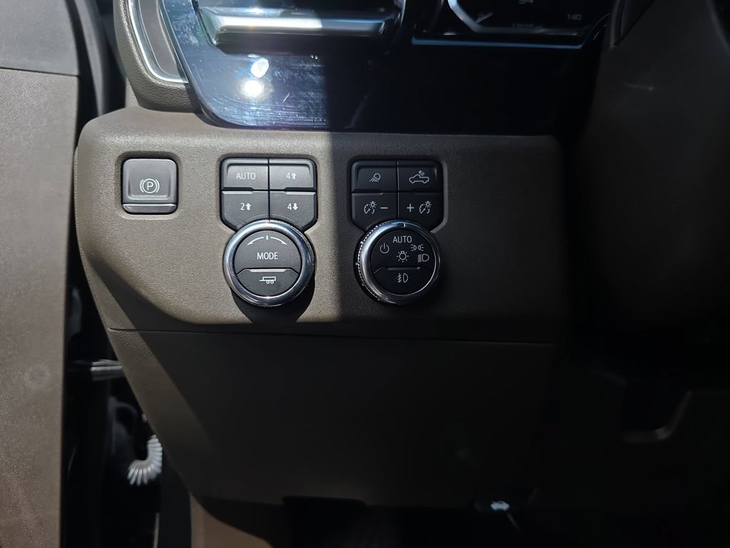 Used 2024 GMC Sierra 2500 SLT w/ SLT Premium Package AWD/4WD image 21