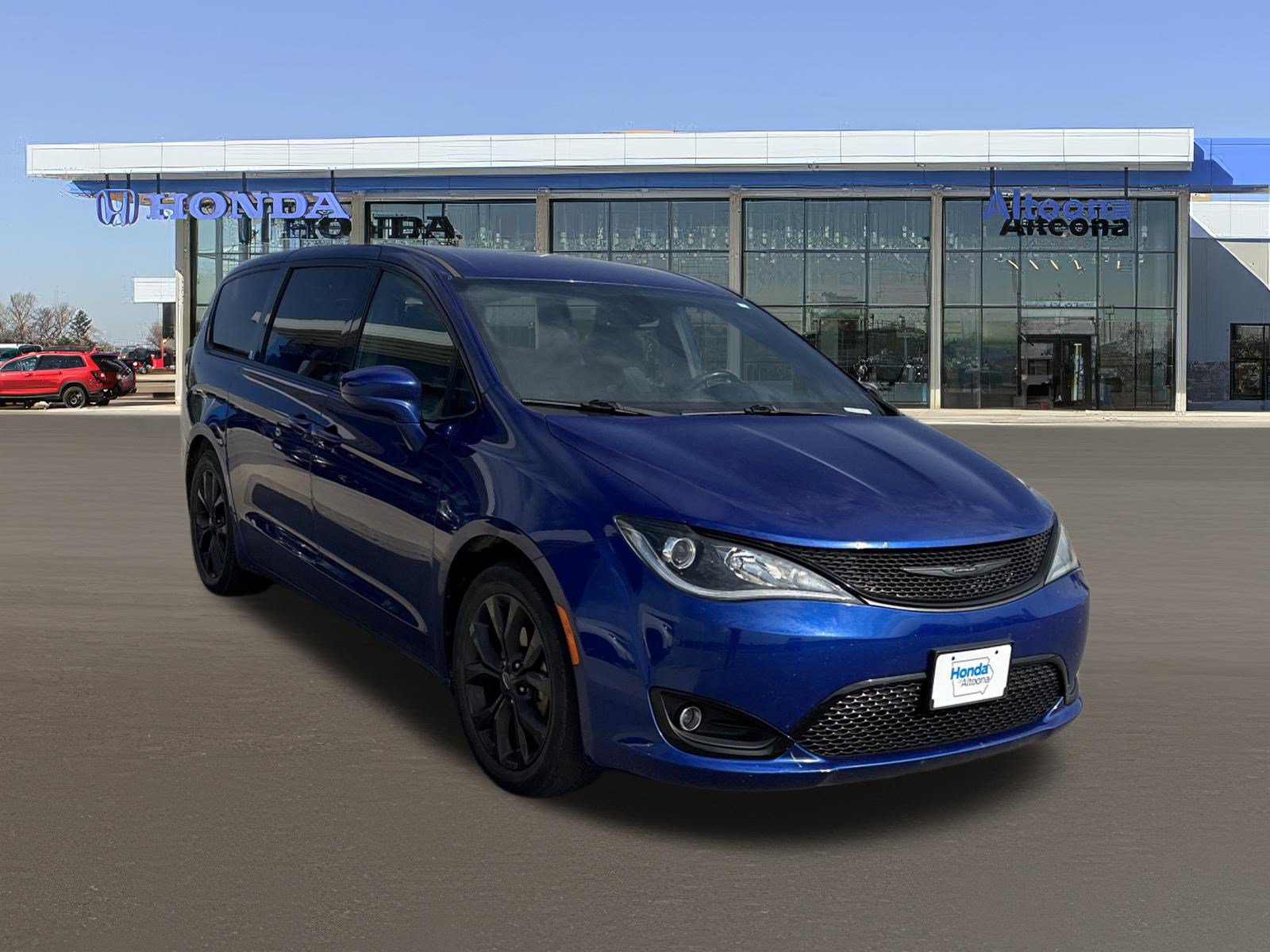 Used 2020 Chrysler Pacifica Touring w/ S Appearance Package FWD image 7