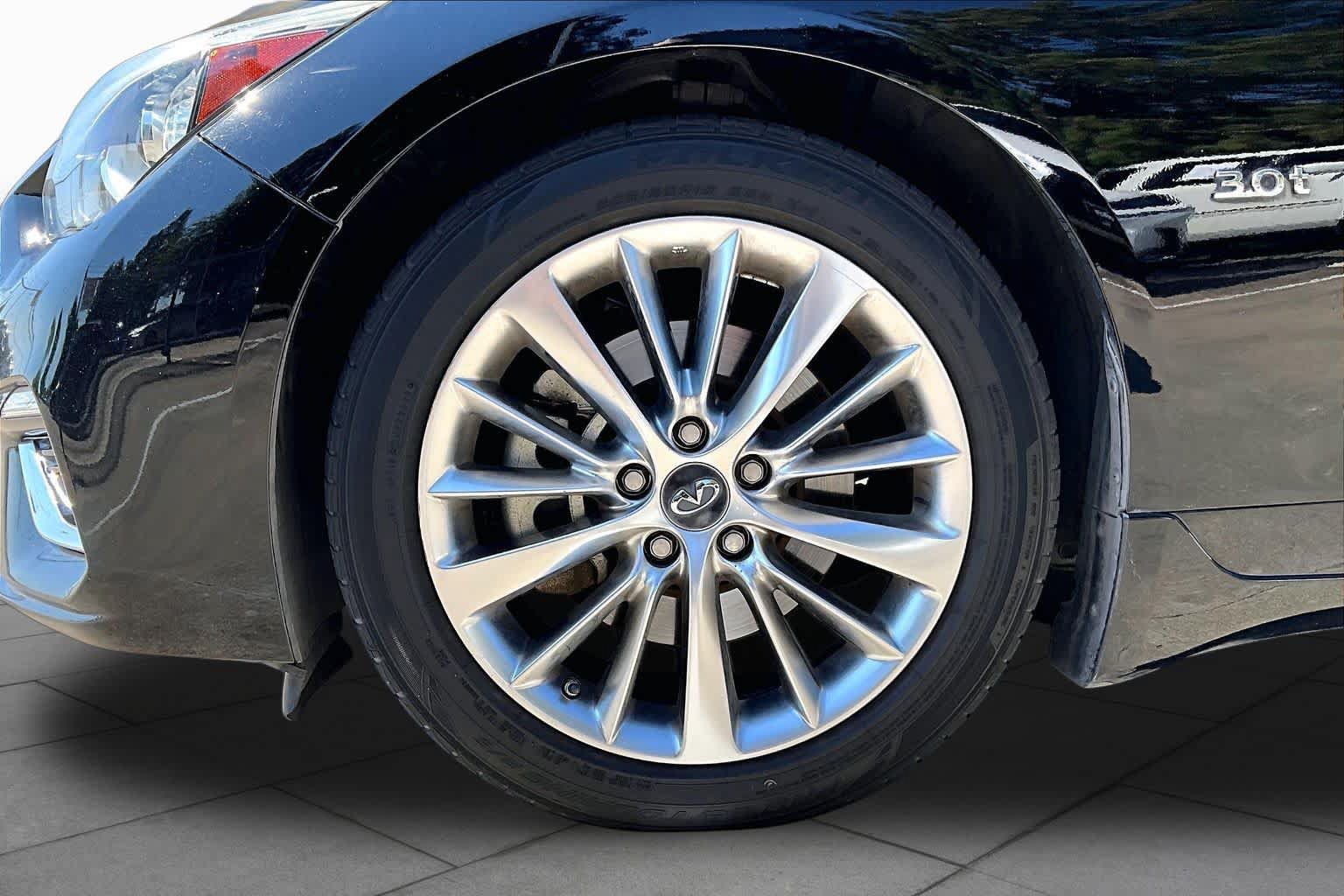 Used 2019 INFINITI Q50 Luxe w/ Essential Package (3.0T Luxe) RWD image 10