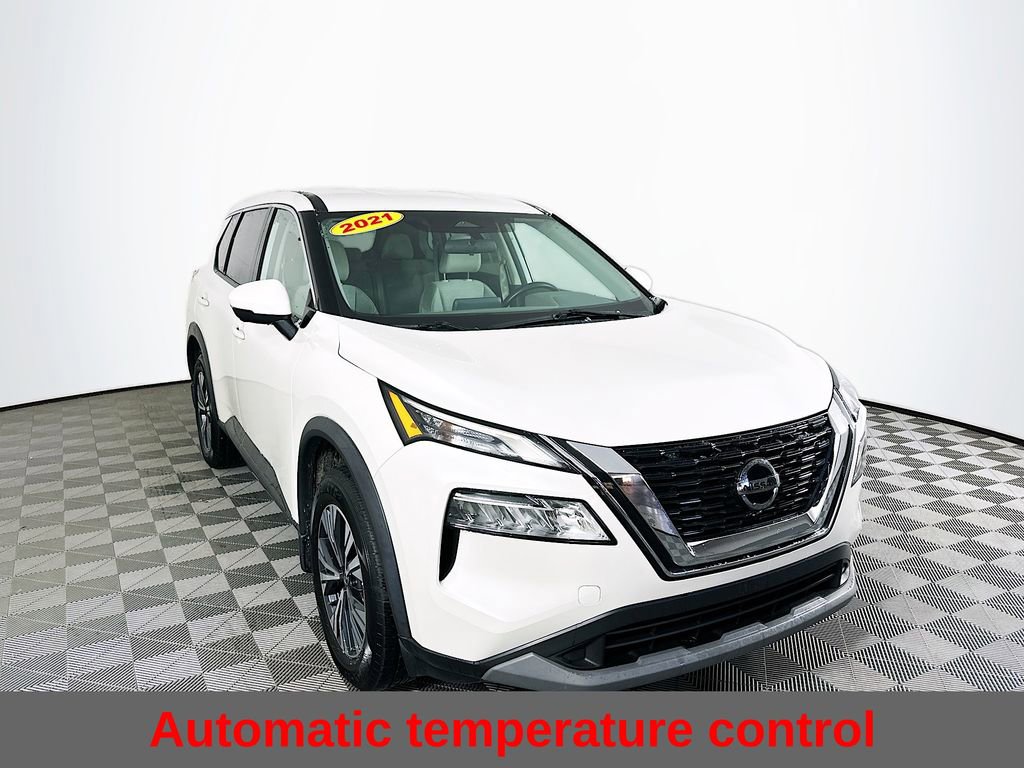 Used 2021 Nissan Rogue SV image 4