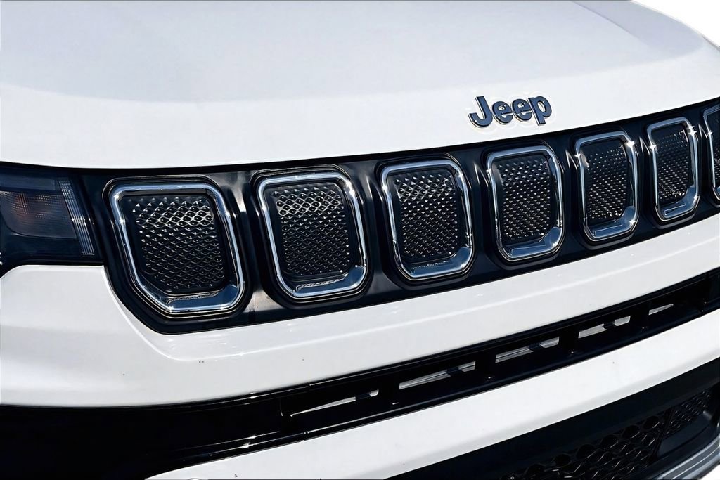 Used 2022 Jeep Compass Limited AWD/4WD image 24