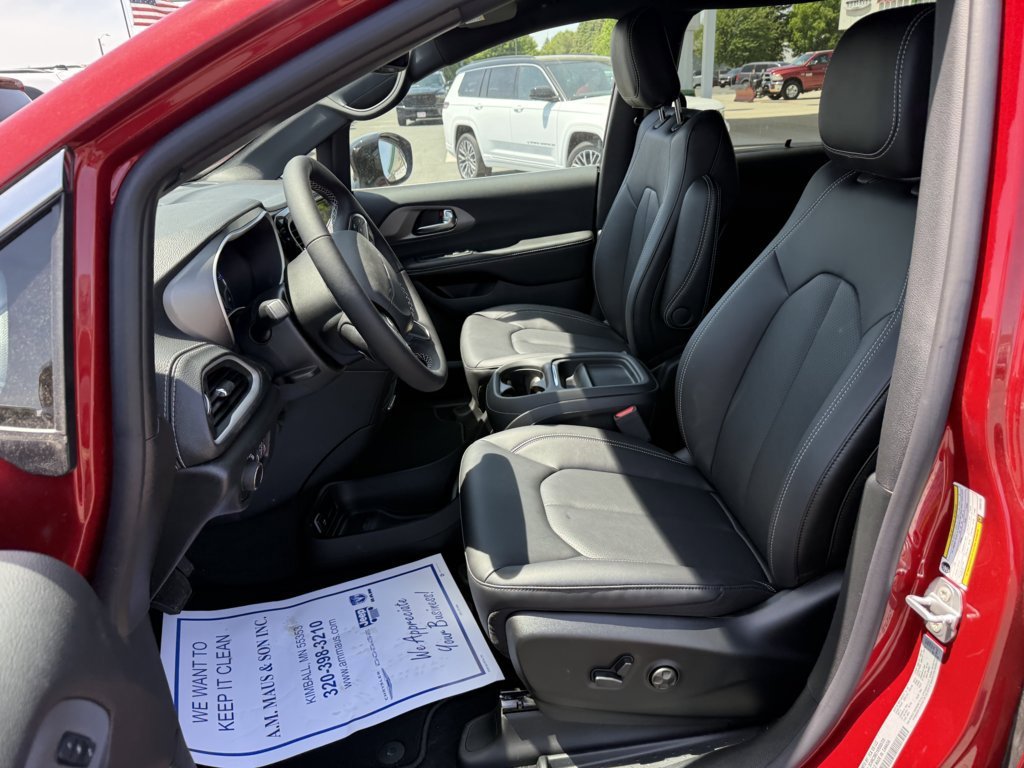 New 2027 Chrysler Pacifica Select AWD/4WD image 25