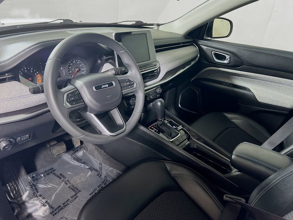 Used 2022 Jeep Compass Latitude image 10
