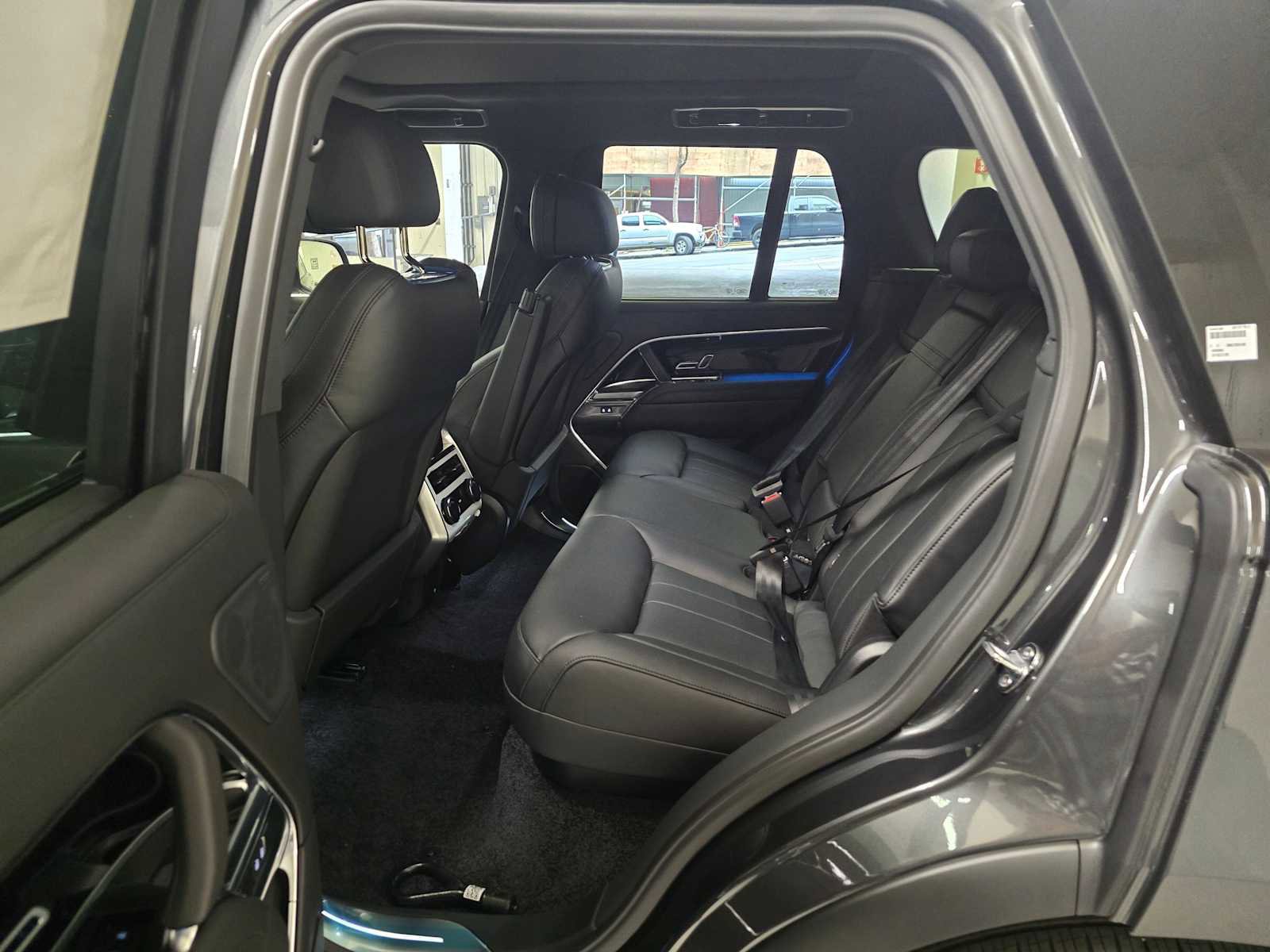 New 2026 Land Rover Range Rover SE image 18