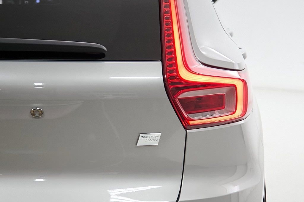 Certified 2023 Volvo XC40 Recharge Ultimate image 9