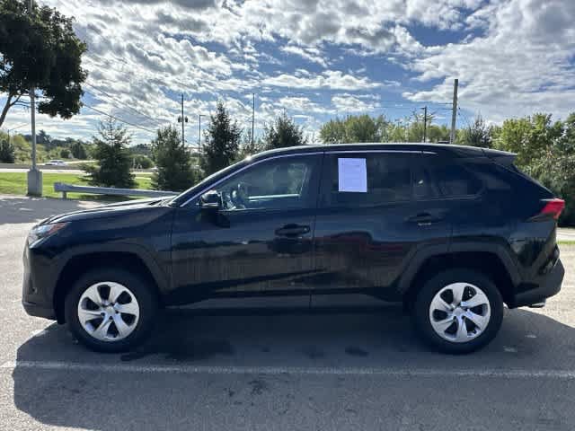 Used 2023 Toyota RAV4 LE AWD/4WD image 2