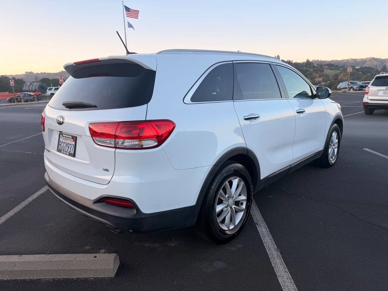 Used 2018 Kia Sorento FWD V6 image 5