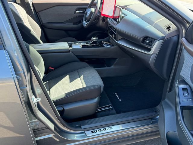 Certified 2023 Nissan Rogue SV image 24