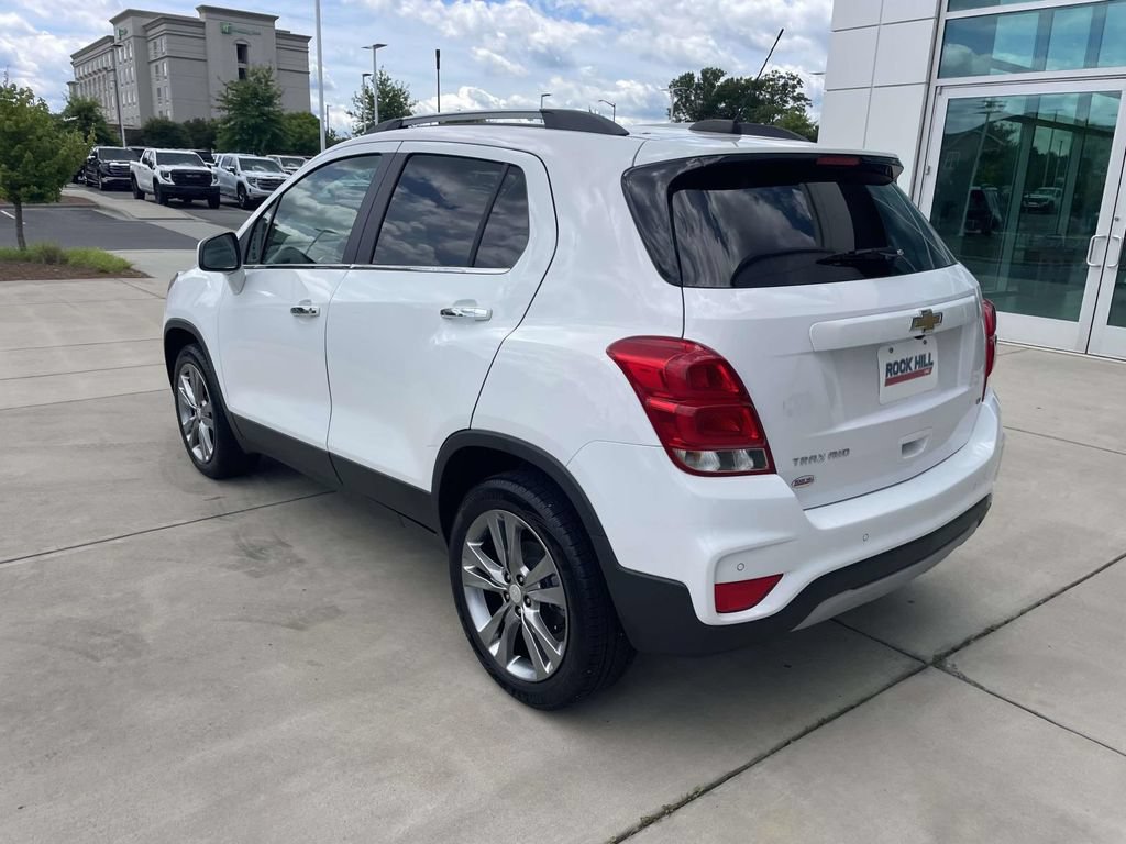 Used 2020 Chevrolet Trax LT w/ Sun & Sound Package AWD/4WD image 8