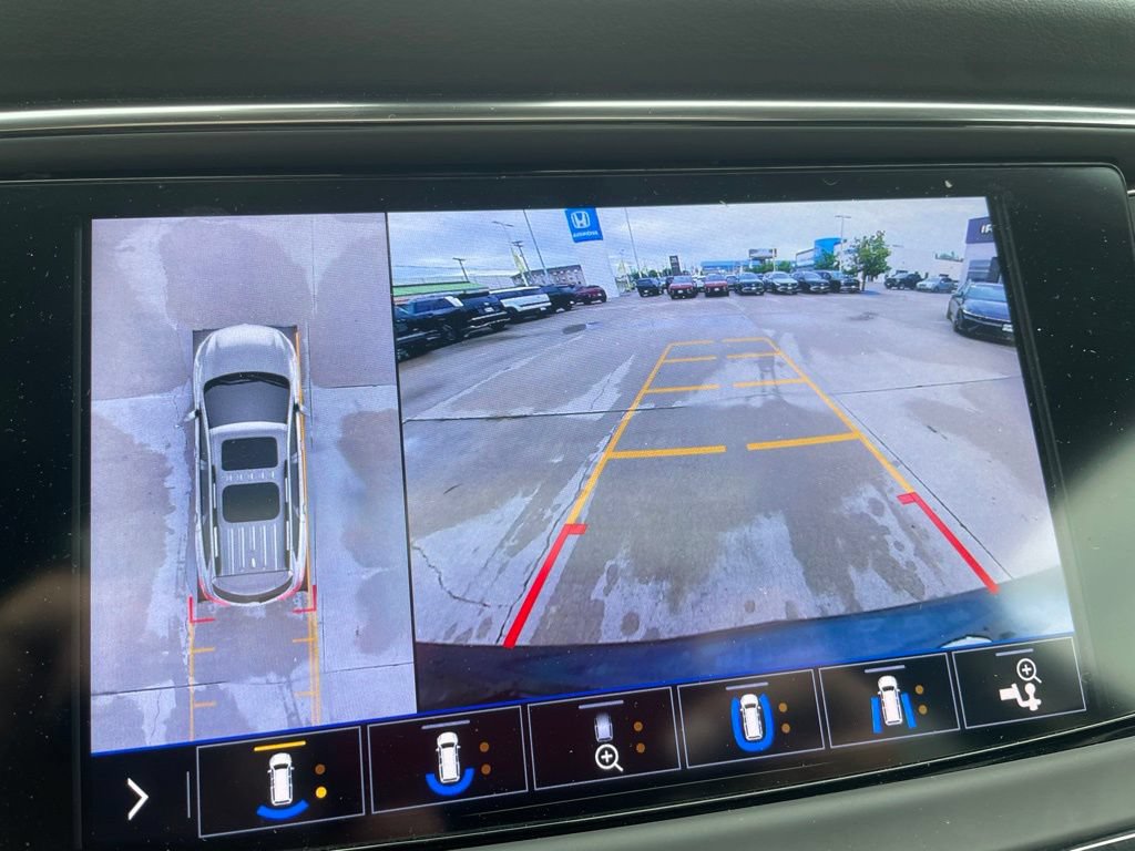Used 2021 Buick Enclave Avenir w/ Avenir Technology Package AWD/4WD image 28