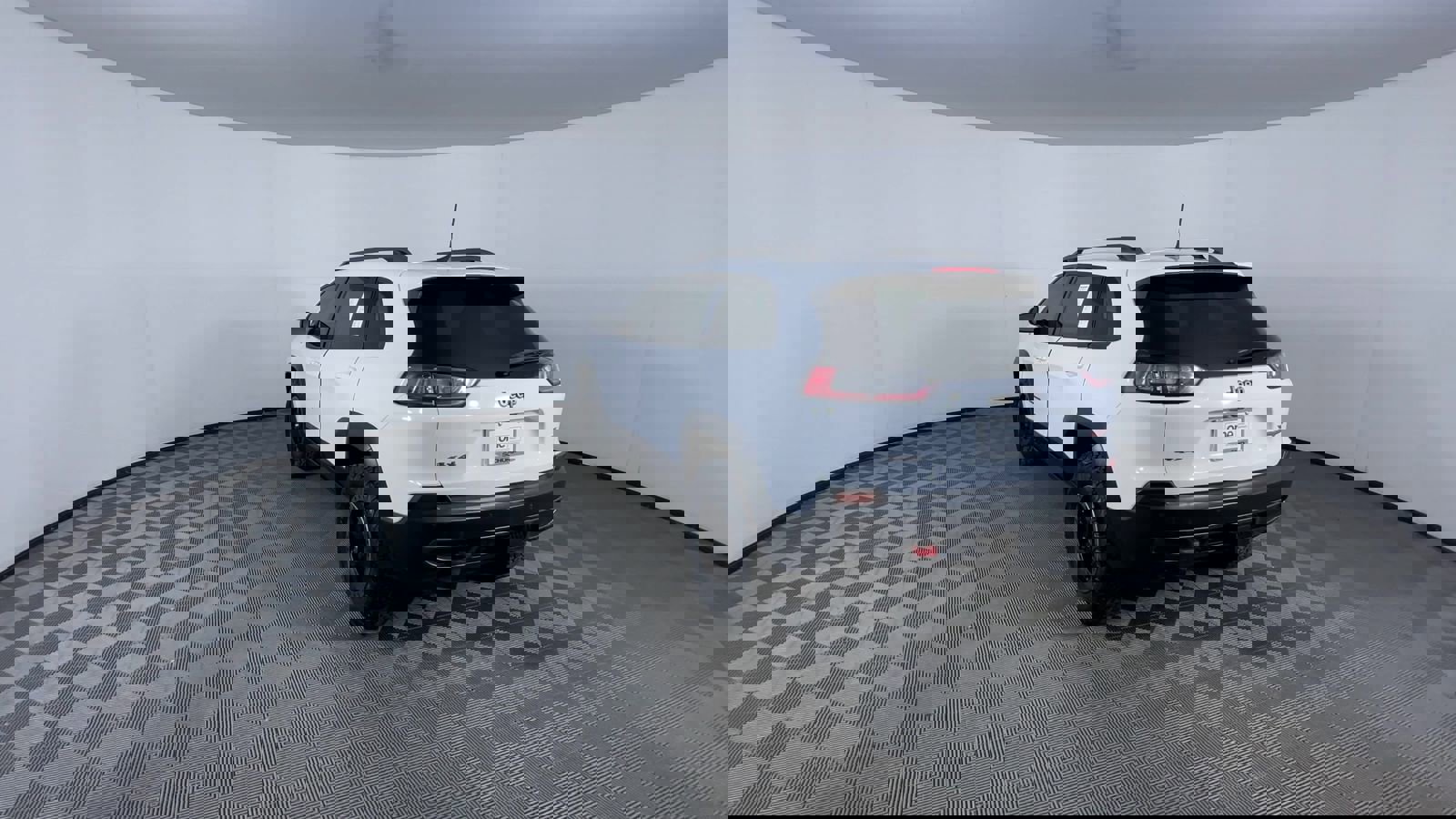 Used 2019 Jeep Cherokee Trailhawk image 7