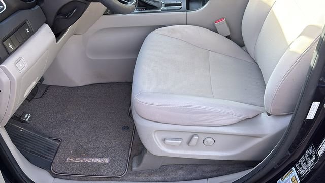 Used 2021 Kia Sedona LX FWD image 26