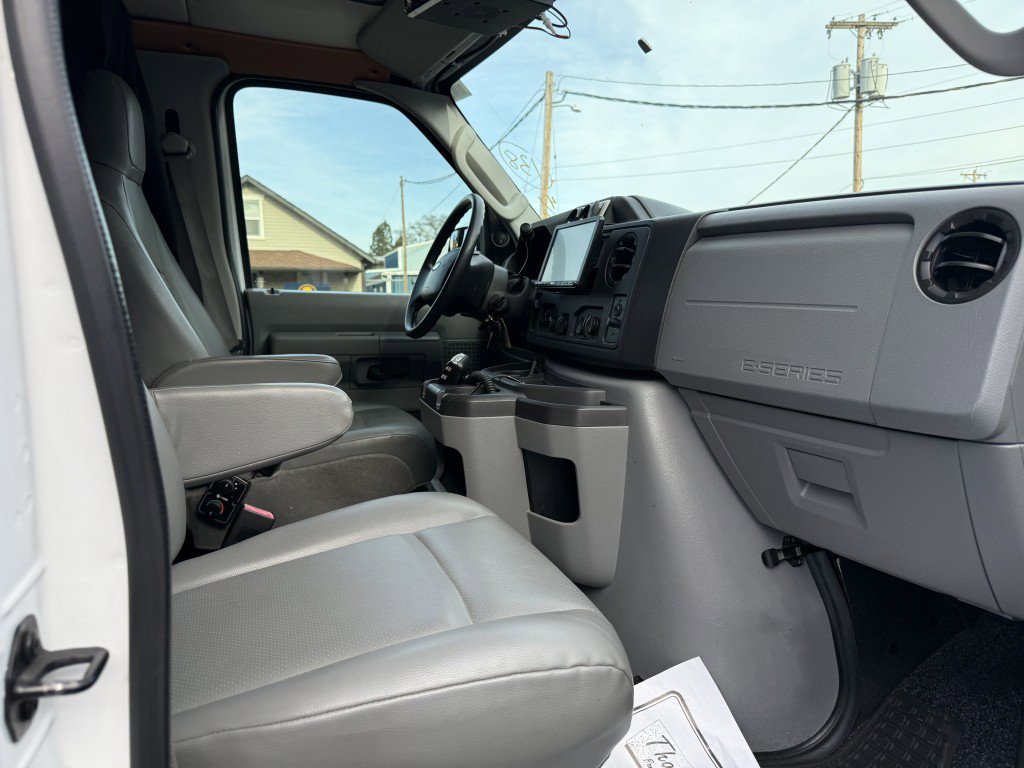 Used 2013 Ford E-150 and Econoline 150 w/ PWR Group RWD image 19