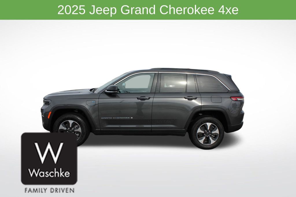 New 2025 Jeep Grand Cherokee Limited 4xe w/ Trailer Tow Package image 4