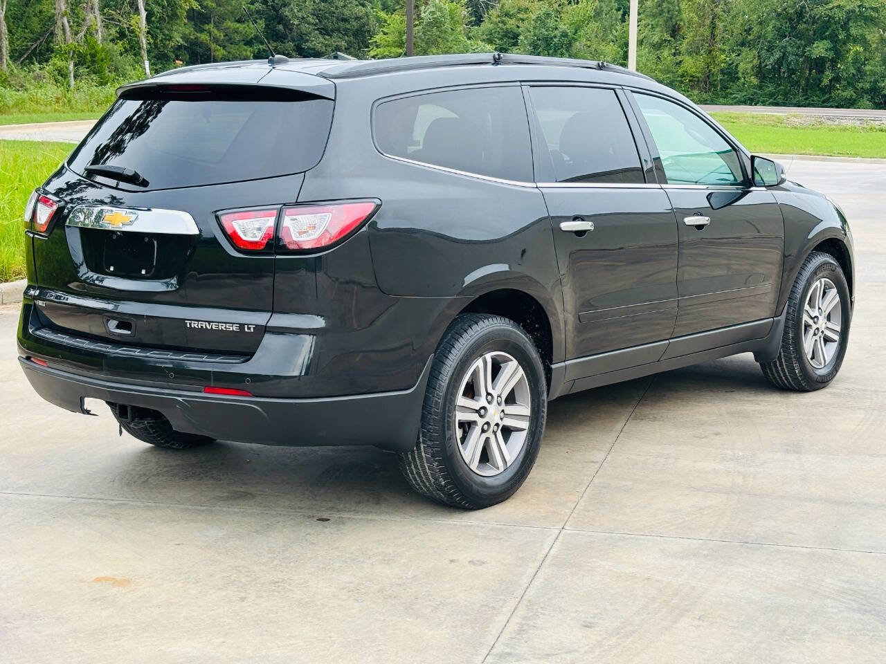 Used 2015 Chevrolet Traverse LT image 6