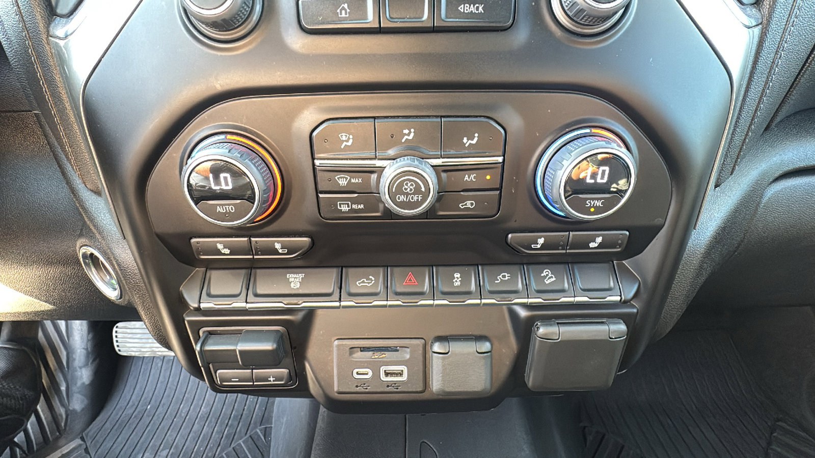 Used 2023 Chevrolet Silverado 2500 LT w/ Convenience Package image 19