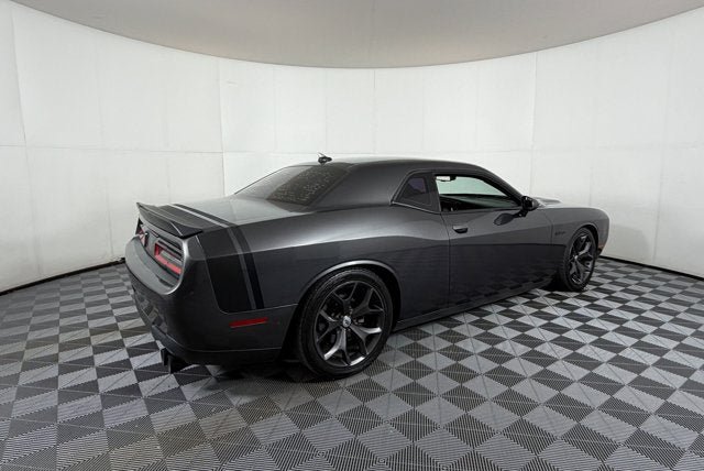 Used 2018 Dodge Challenger SXT Plus RWD image 4