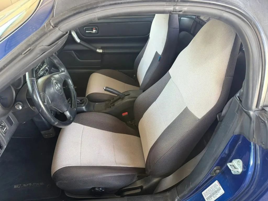 Used 2001 Toyota MR2 image 14