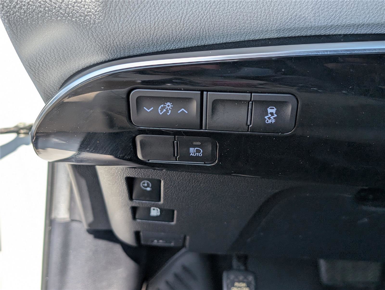 Used 2021 Toyota Prius Prime XLE image 22