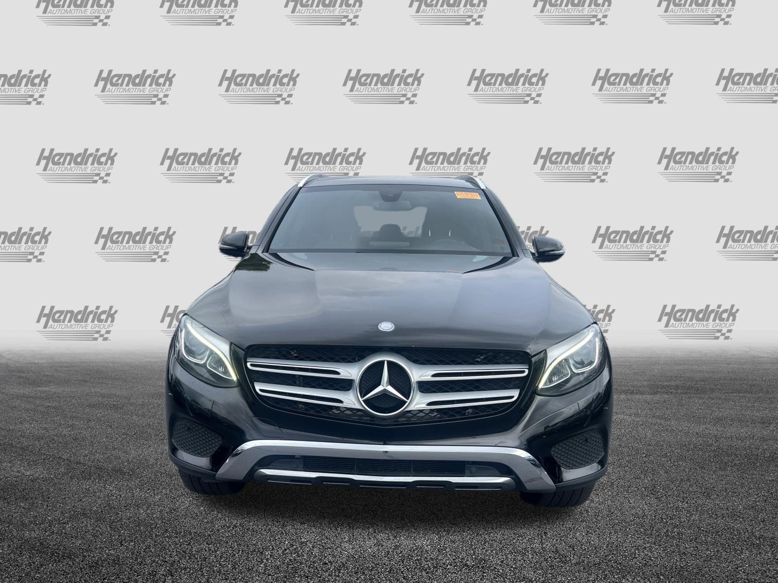 Used 2017 Mercedes-Benz GLC 300 4MATIC image 3