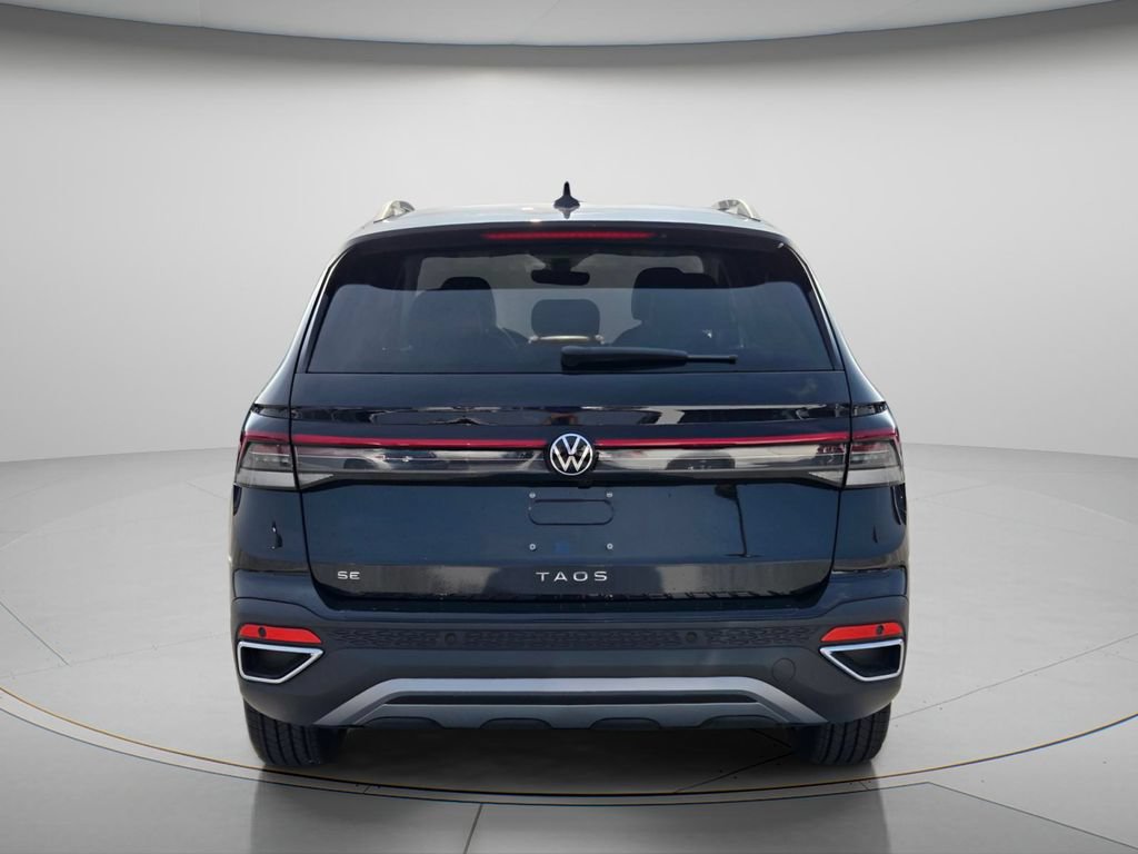 New 2026 Volkswagen Taos SE FWD image 4