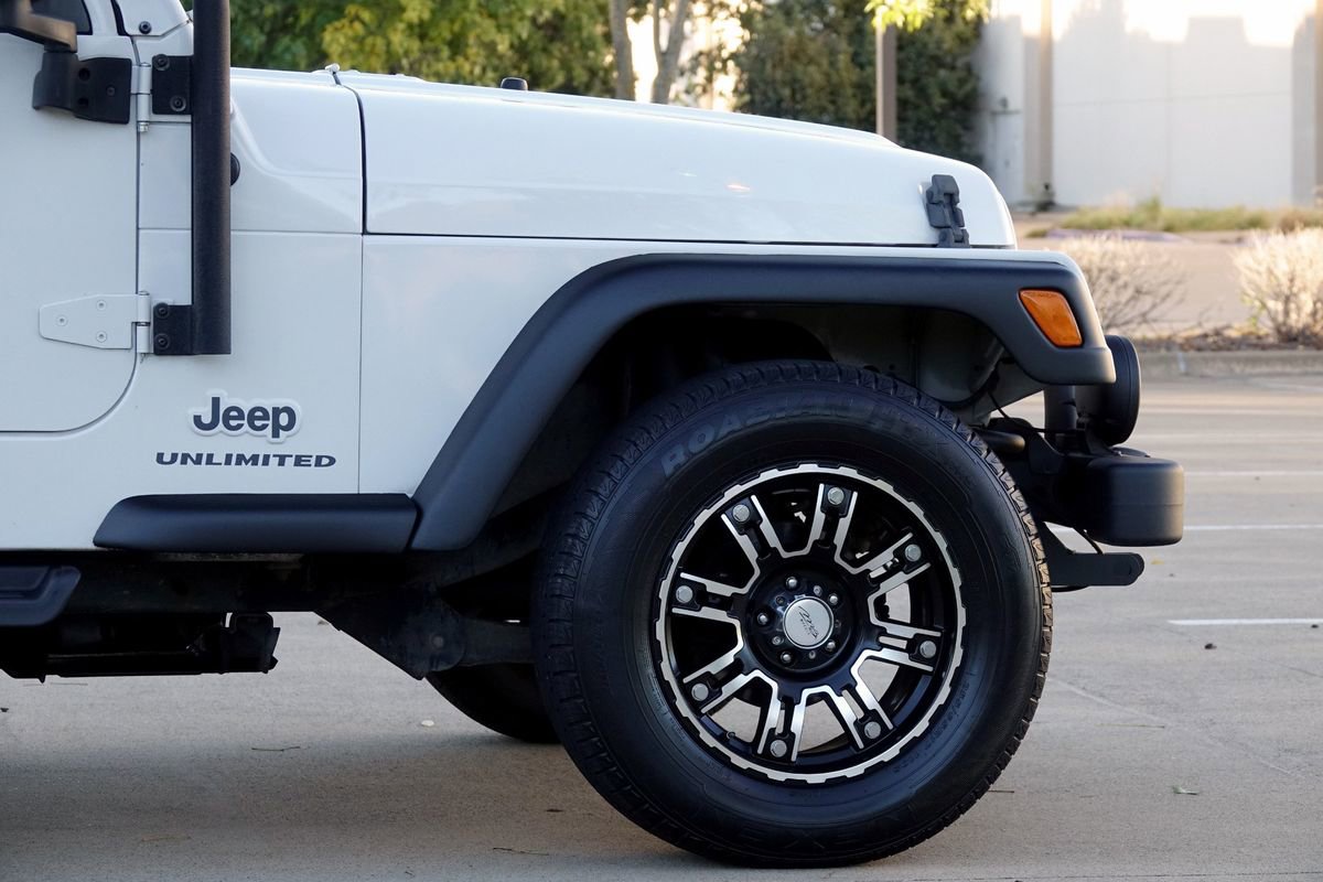 Used 2006 Jeep Wrangler Unlimited w/ Premium Audio Group image 27