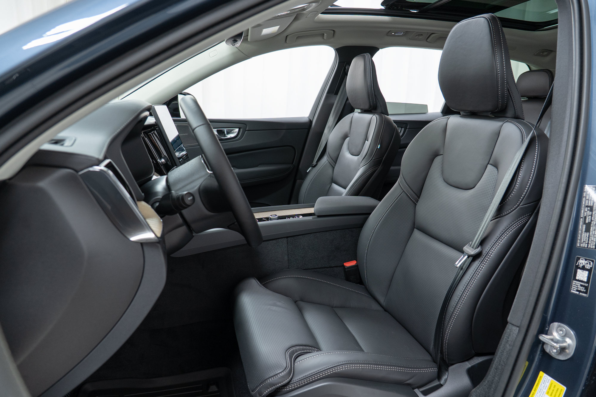 New 2027 Volvo XC60 T8 Ultra AWD/4WD image 13