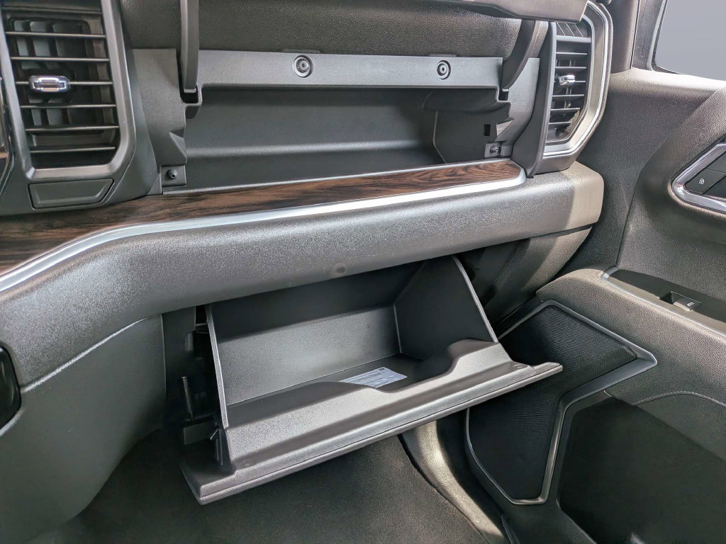 Used 2025 GMC Sierra 1500 SLT RWD image 30