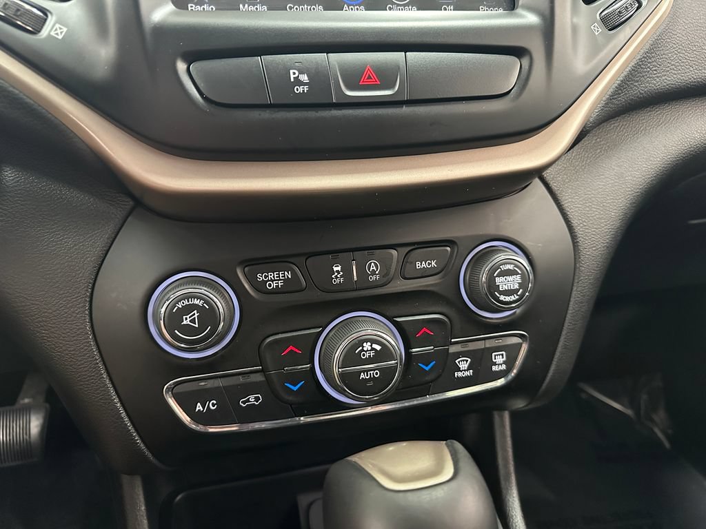 Used 2018 Jeep Cherokee Limited w/ Trailer Tow Group AWD/4WD image 25
