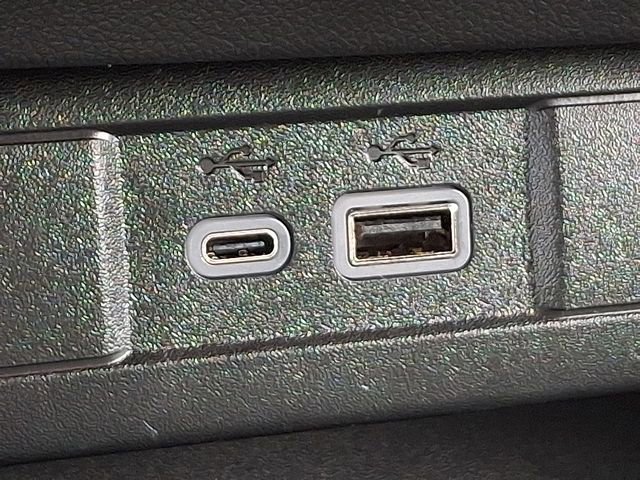 Used 2025 GMC Canyon Elevation image 29