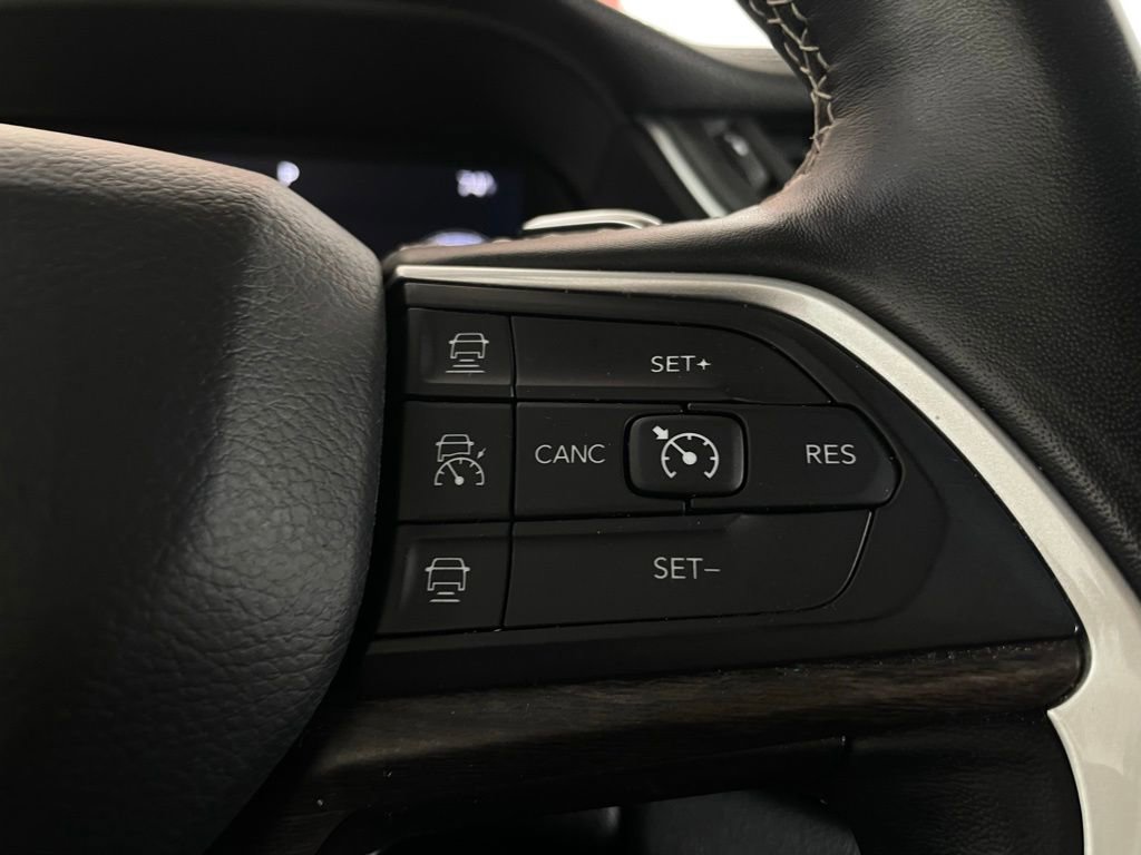 Used 2022 Jeep Grand Cherokee Limited AWD/4WD image 33