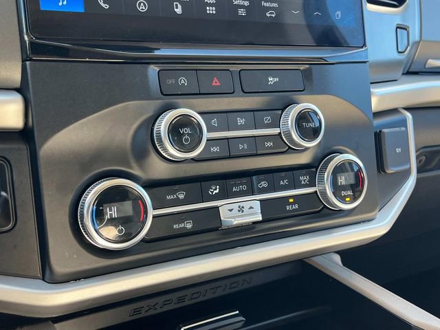Used 2023 Ford Expedition XLT image 21