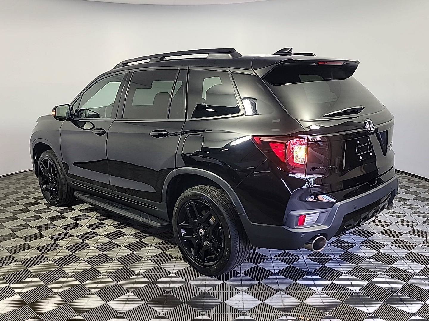Certified 2024 Honda Passport Black Edition image 10