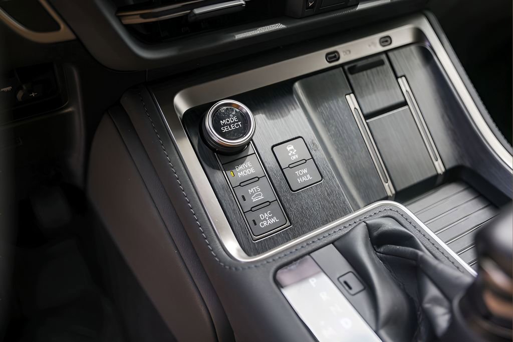 Used 2024 Lexus GX 550 AWD/4WD image 18