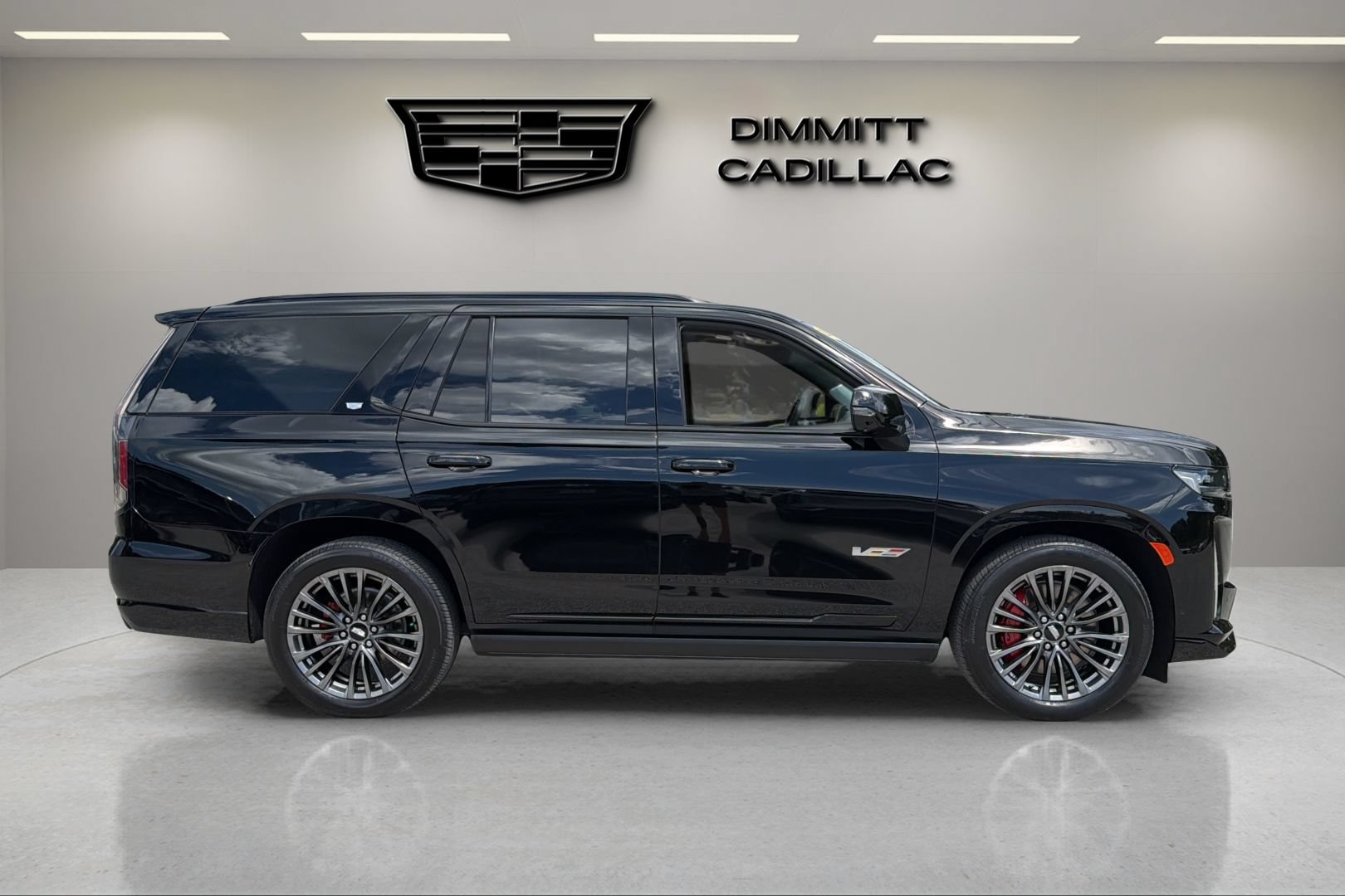 Certified 2023 Cadillac Escalade V AWD/4WD image 4